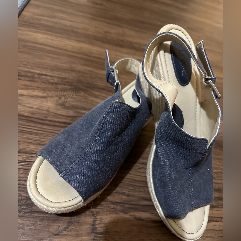 Cute blue jean wedges!
